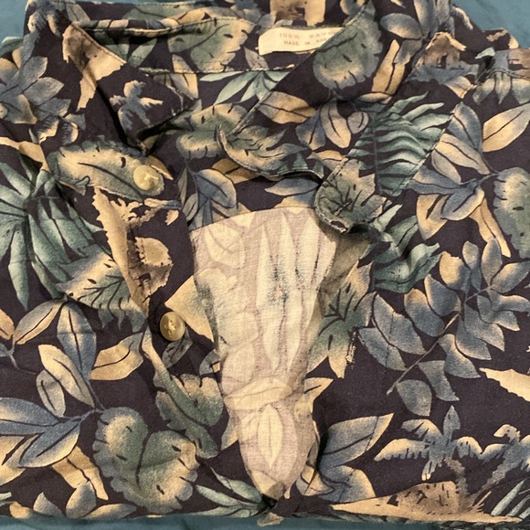 Vintage green/black Pierre Cardin Rayon Hawaiian Shirt Made Korea Size 2x - Picture 4 of 4